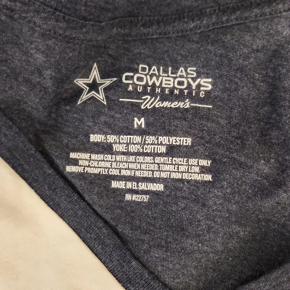 Dallas Cowboys Shirt Women Sz M Blue Short Sleeve T-Shirt V Neck Glitter - Picture 8 of 8